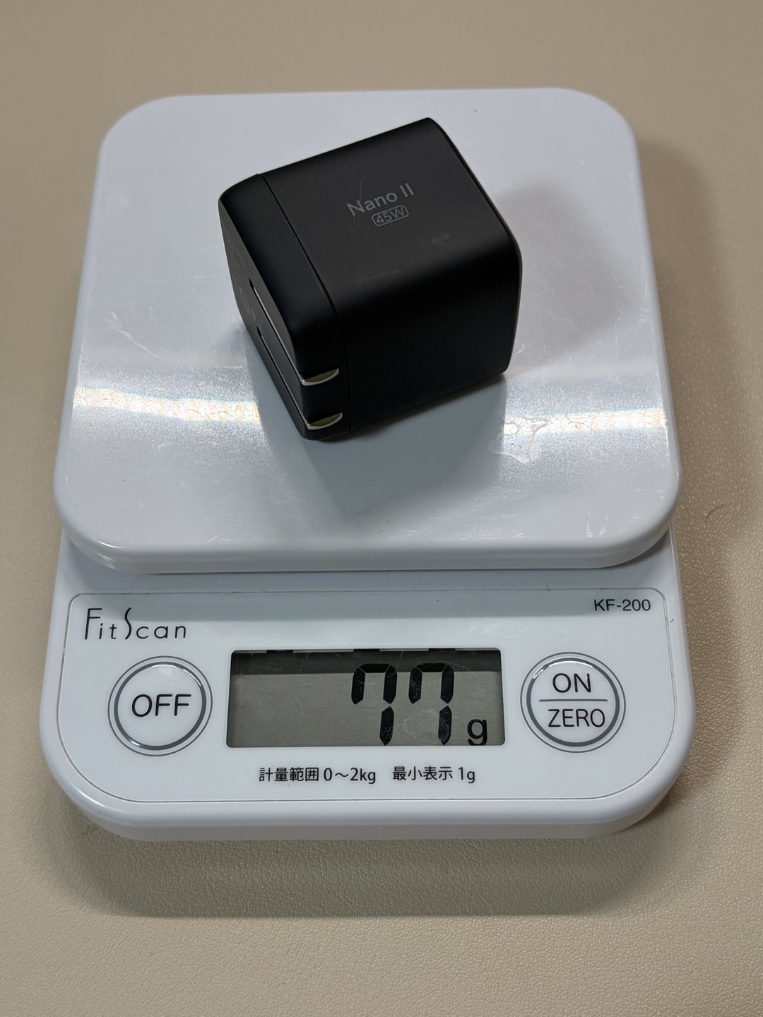 Anker Nano II 45Wの重さを計測(77g)