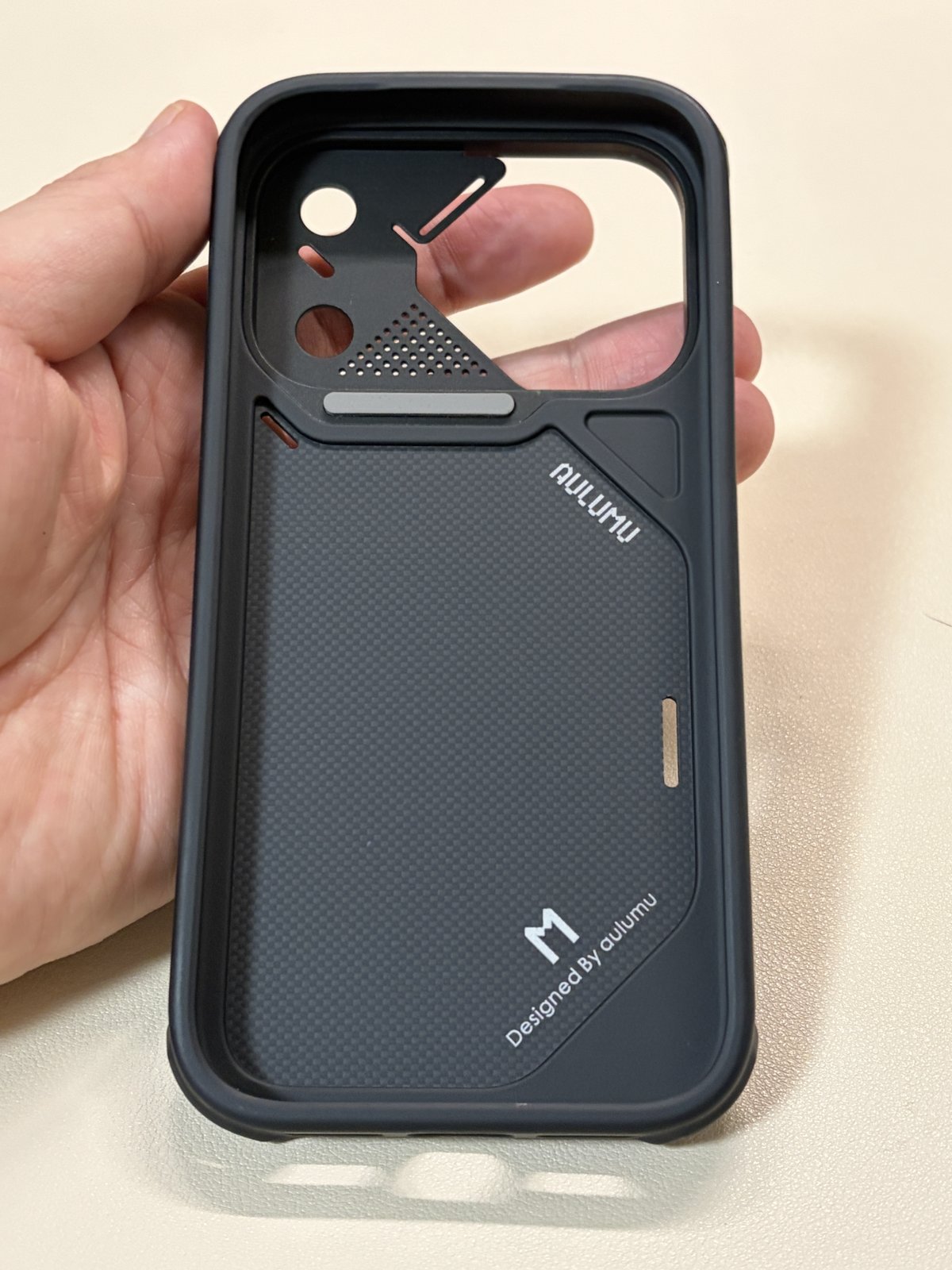 Aulumu A18 耐衝撃 アラミド繊維ケースの内側