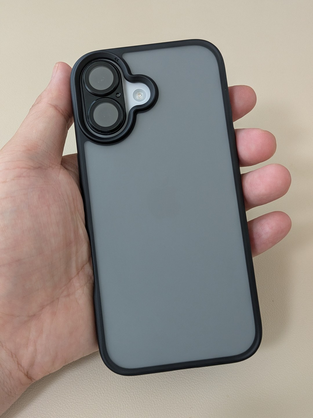 CASEKOO iPhone 17用マットケース(黒)