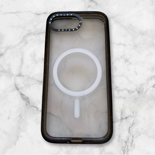 CASETiFY iPhone16eケース実際の写真