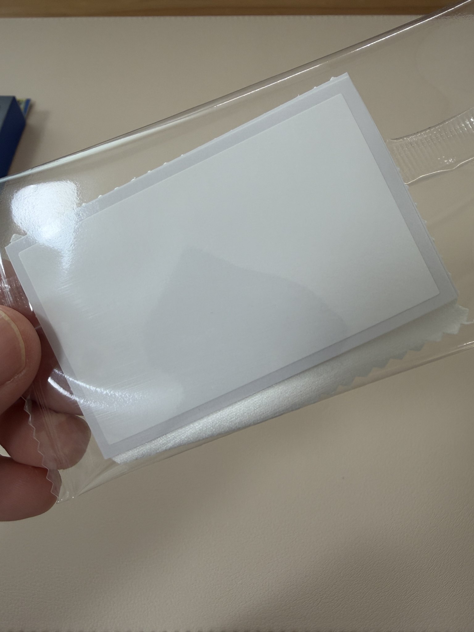 エレコム Galaxy A25用フィルムに同梱のクリーニングクロス