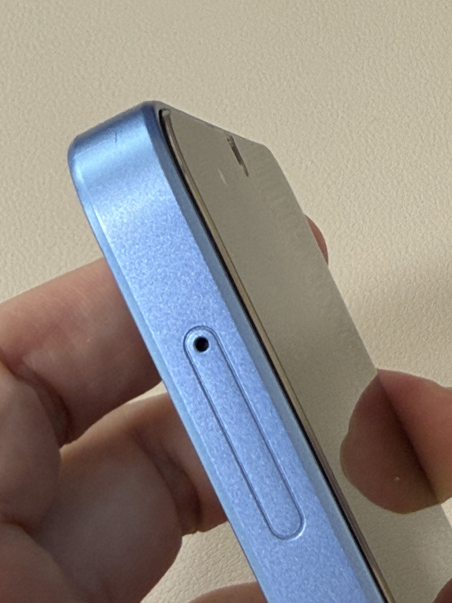 Galaxy A25モックの下部エッジ（USB-C側）