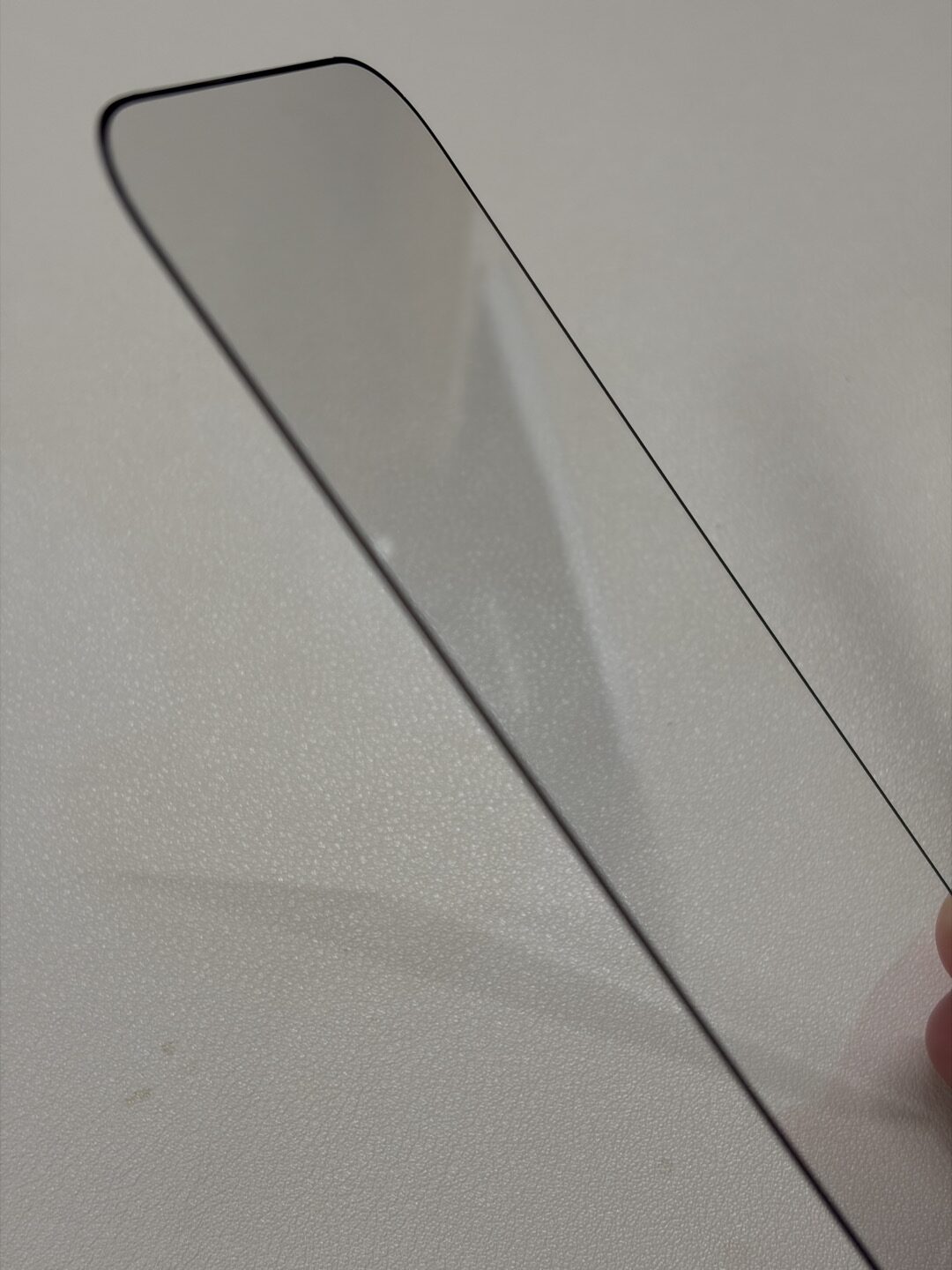 ESR Armorite ガラスフィルムの角と縁の寄り
