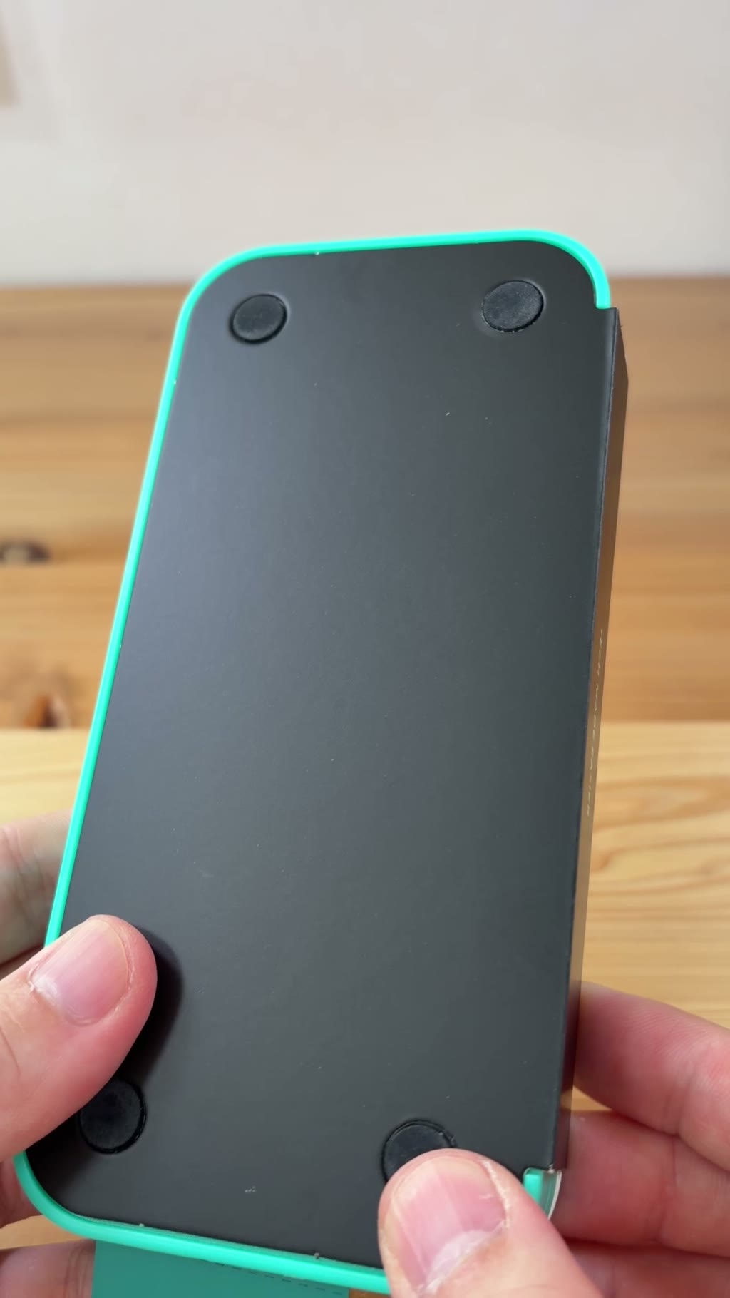 ESRのガイド枠にiPhoneをセットしたところ