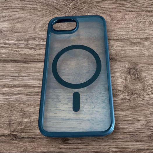 ESR iPhone16eケース ブラック実際の写真