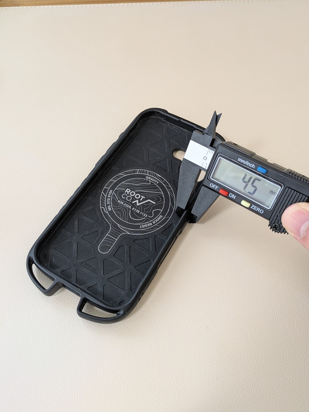 ROOT CO. GRAVITY Shock Resist(iPhone 17用・黒・約1年使用)