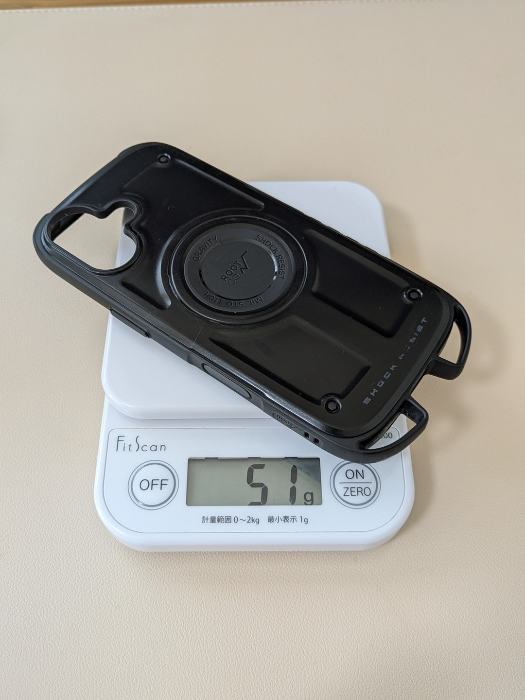 ROOT CO. GRAVITY Shock Resist(iPhone 17用・黒・約1年使用)をキッチンスケールで計量