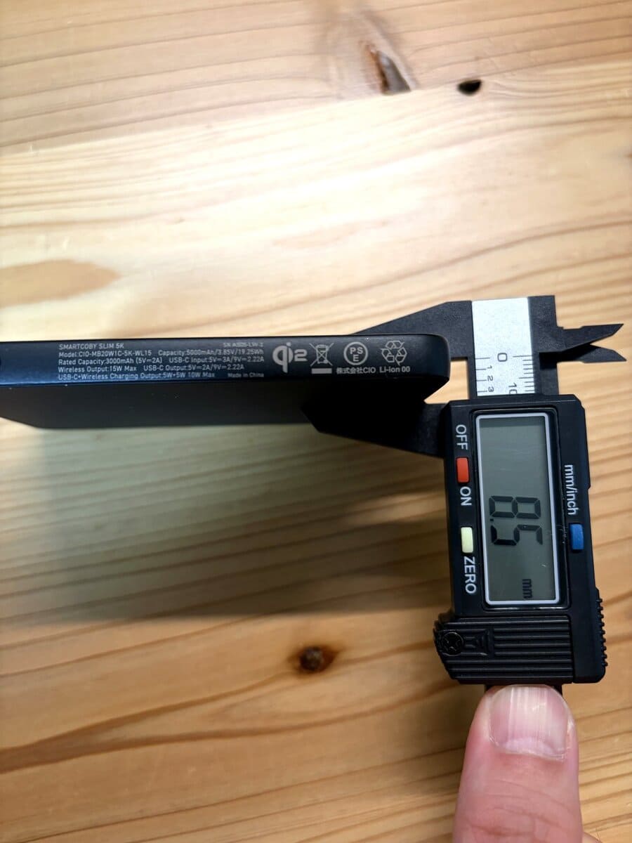CIO SMARTCOBY Slim 5Kの幅をノギスで測った写真