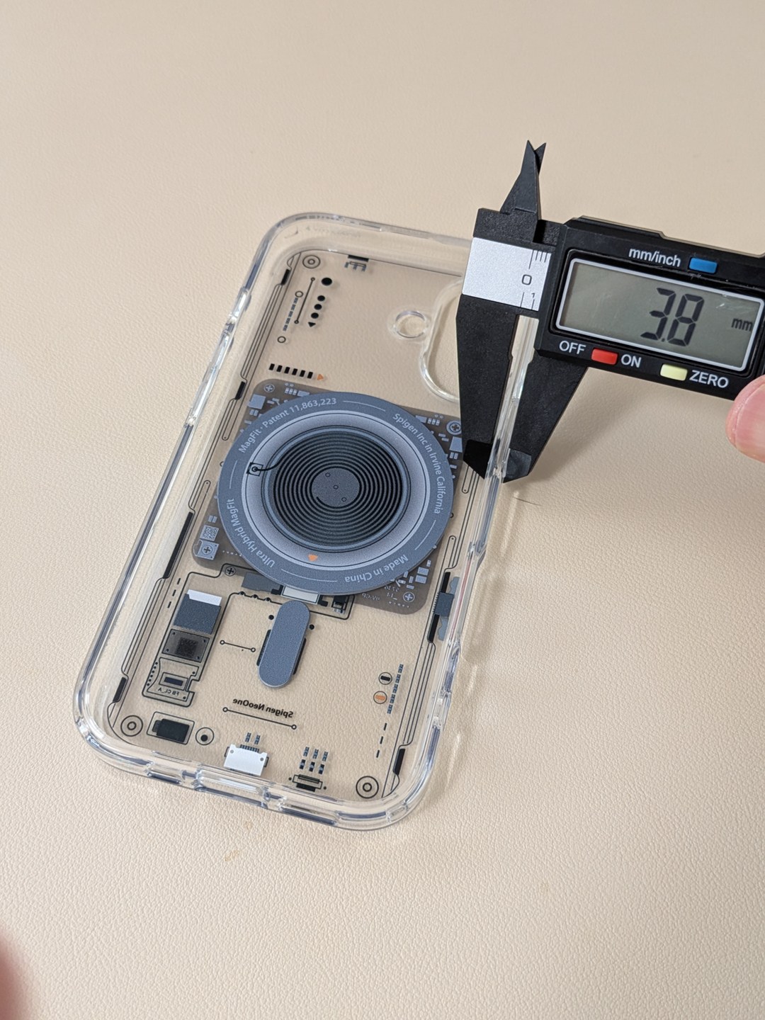 Spigen Ultra Hybrid MagFit Neo One(iPhone 17用・白)