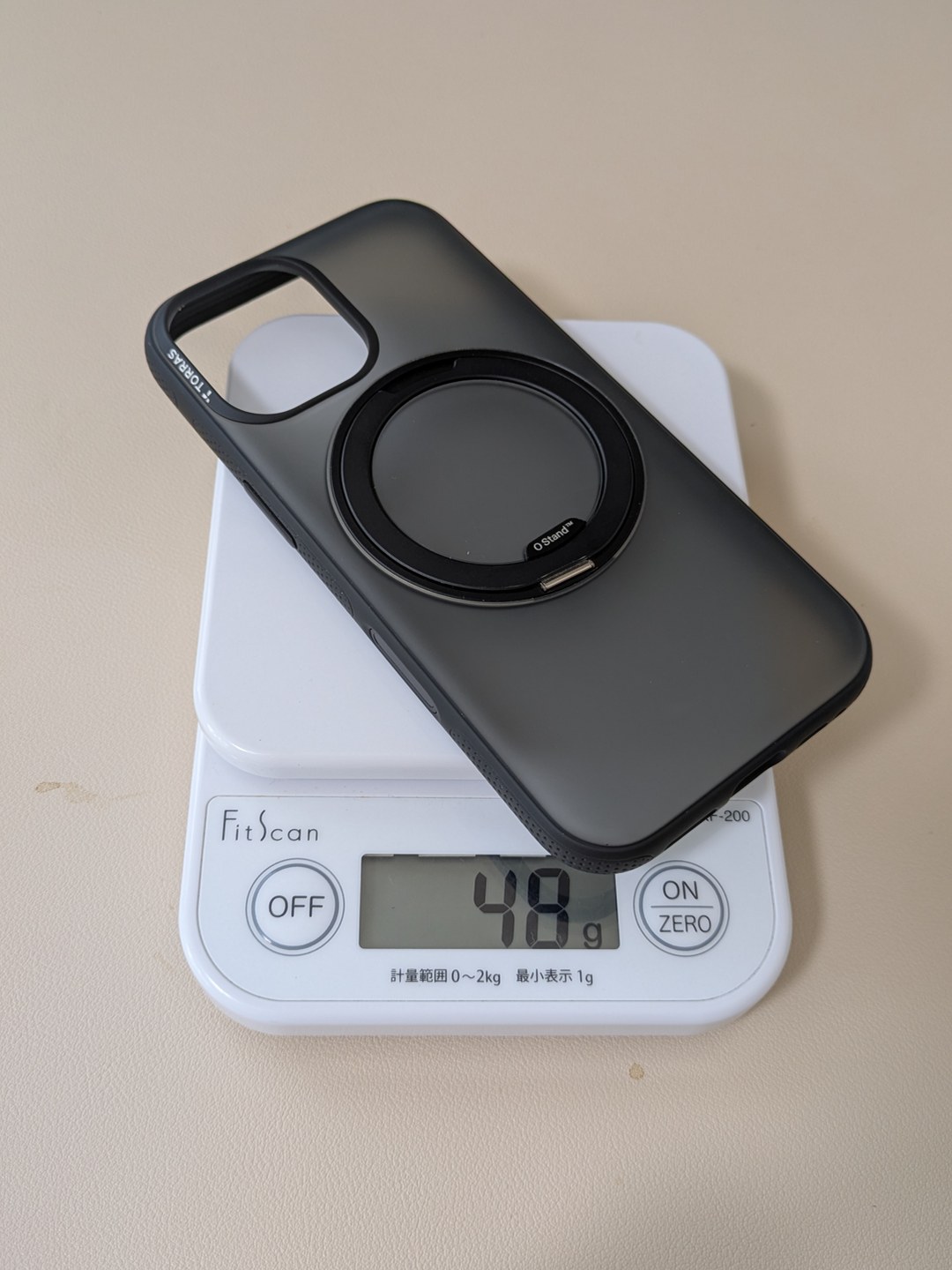 TORRAS Ostand スタンドケース(iPhone 17用・黒・約1年使用)をキッチンスケールで計量